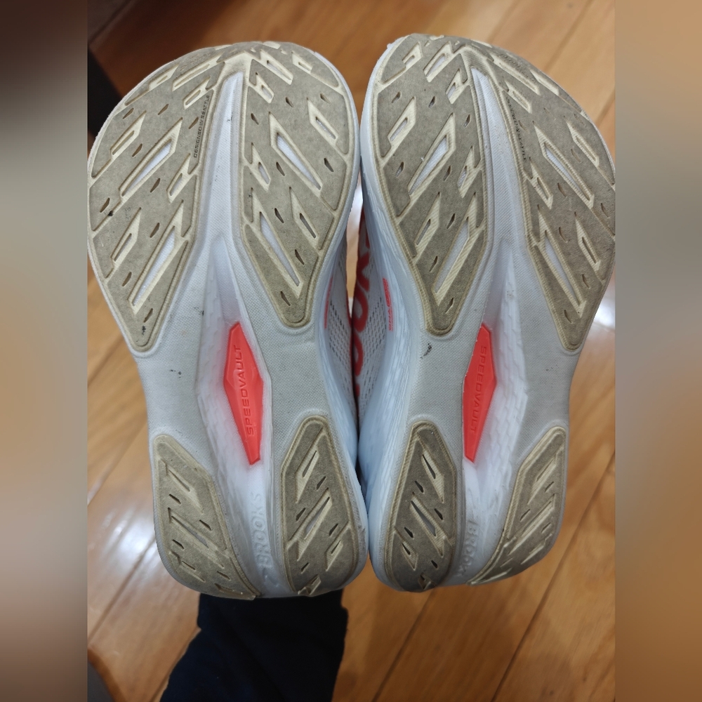 Brooks Womens Hyperion Max 2 1204231B173 White Running Shoes Sneakers Size 7 B - Picture 5 of 5